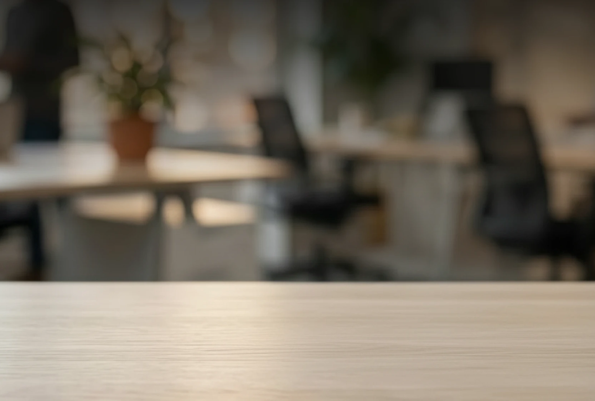 Ноутбук на столе