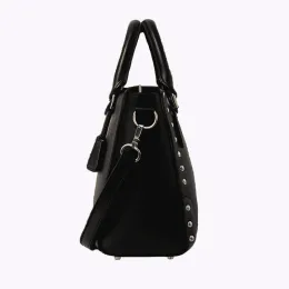 Женская сумка из натуральной кожи чёрного цвета